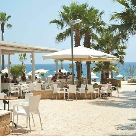 Villa Samantha Paphos Bagian luar foto